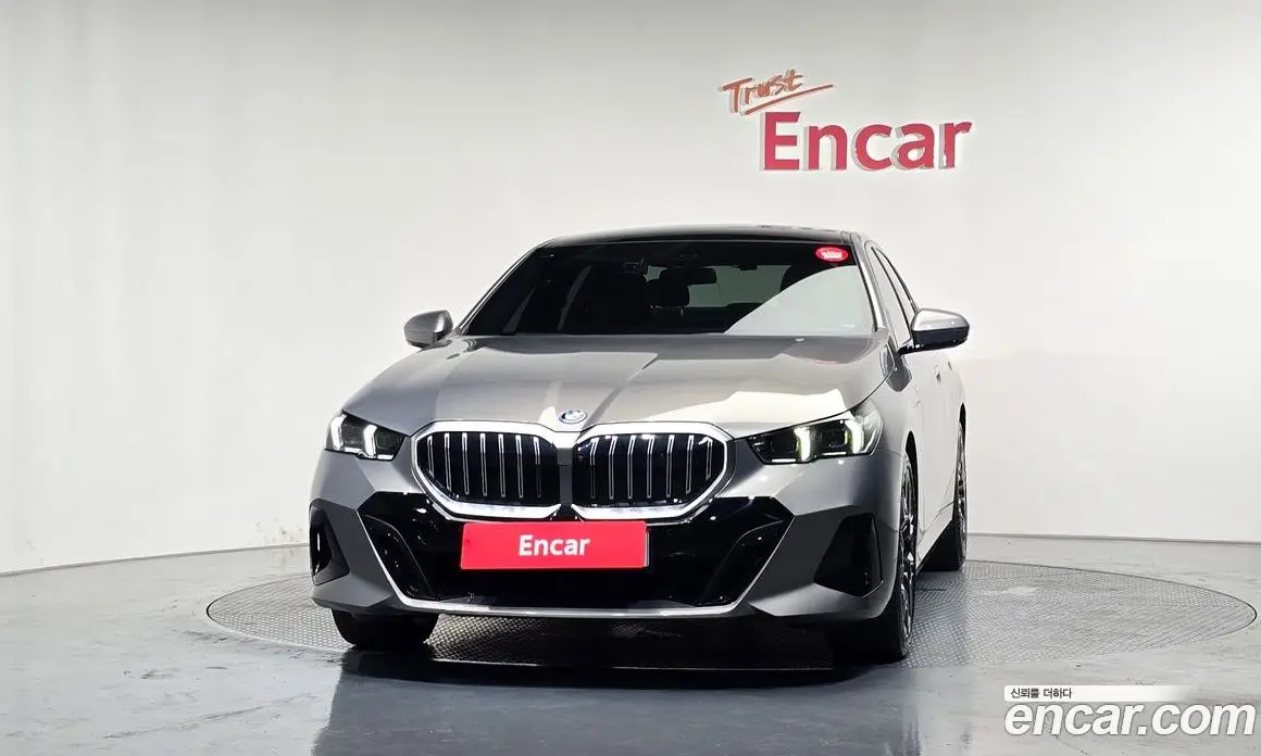 BMW 5 серия 2025 2.0 автомат (гидро), фото 3 BMW 5 серия 2025 2.0 автомат (гидро), фото 3