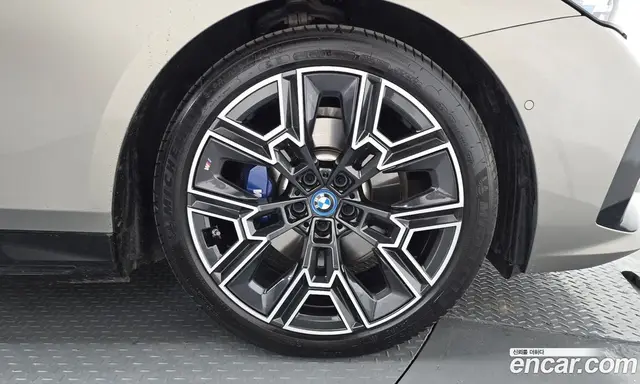 BMW 5 серия 2025 2.0 автомат (гидро), миниатюра 7 BMW 5 серия 2025 2.0 автомат (гидро), миниатюра 7