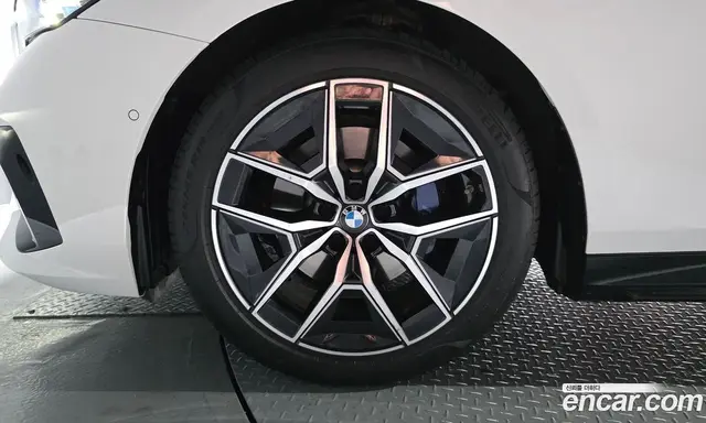 BMW 5 серия 2025 2.0 автомат (гидро), миниатюра 5
