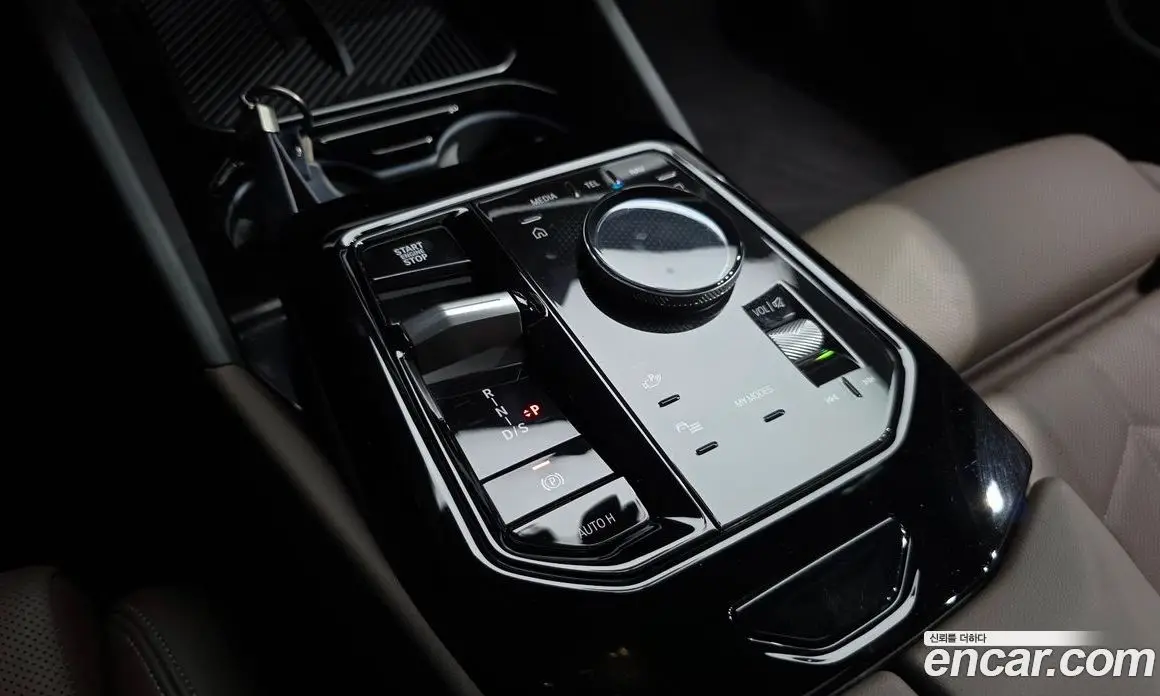 BMW 5 серия 2025 2.0 автомат (гидро), фото 9
