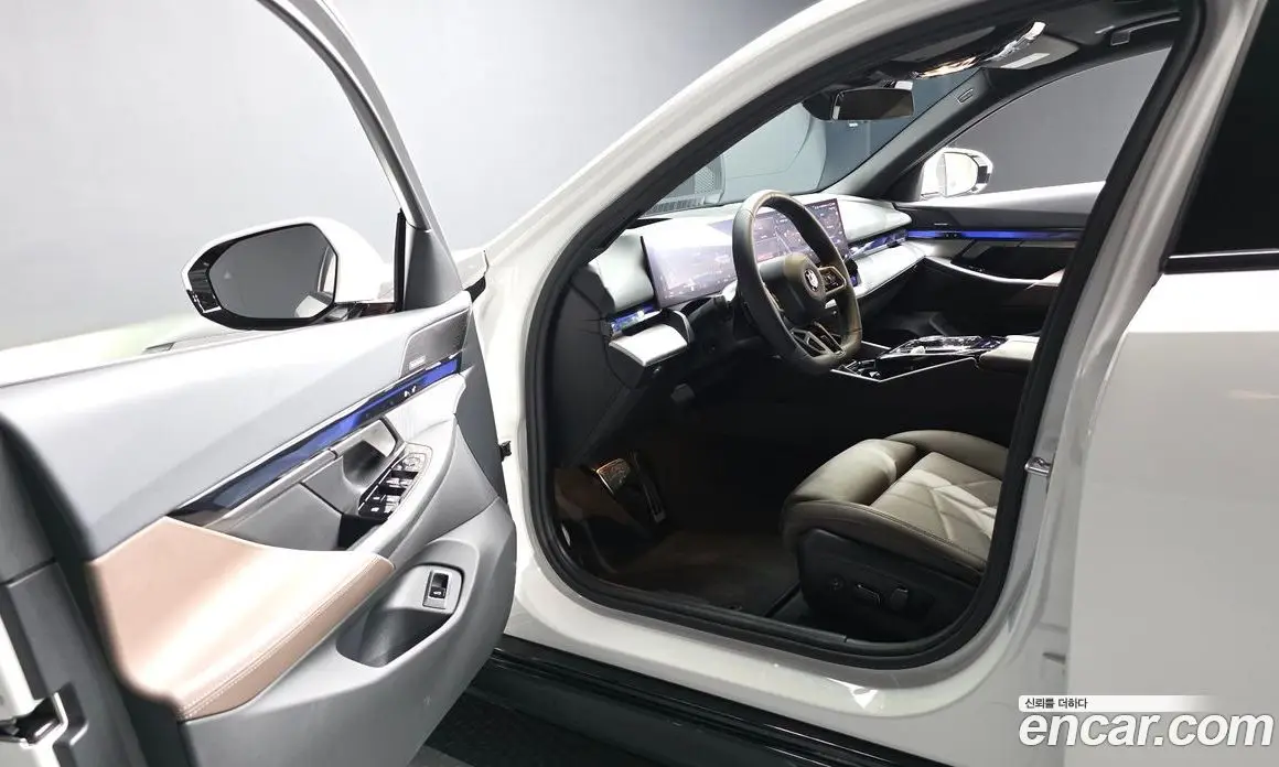 BMW 5 серия 2025 2.0 автомат (гидро), фото 10