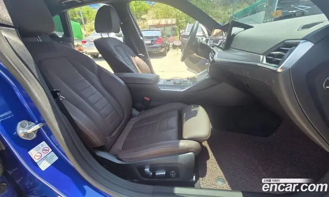 BMW i4 2023 автомат (гидро), миниатюра 11