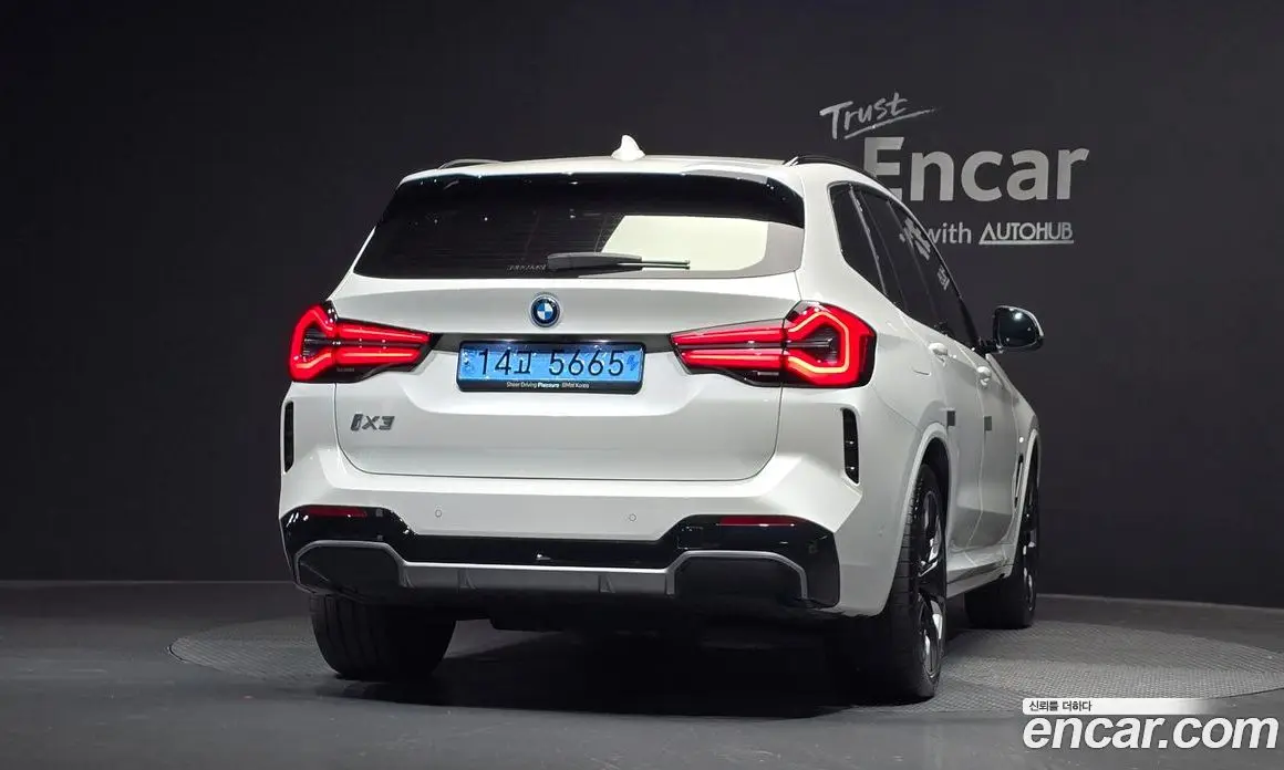 BMW iX3 2024 0.2 автомат (гидро), фото 3