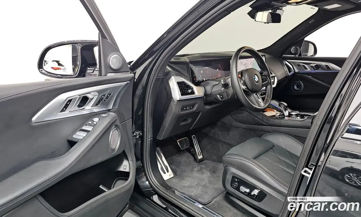 BMW XM 2024 4.4 автомат (гидро), фото 13