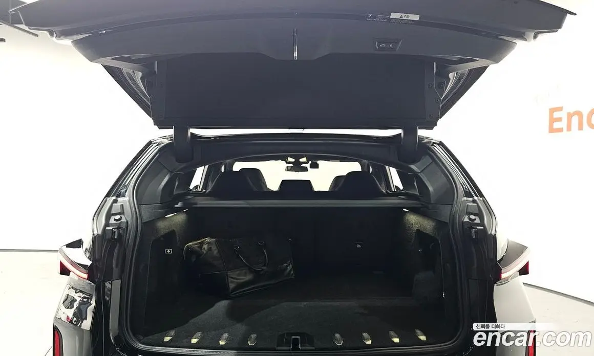 BMW XM 2024 4.4 автомат (гидро), фото 23