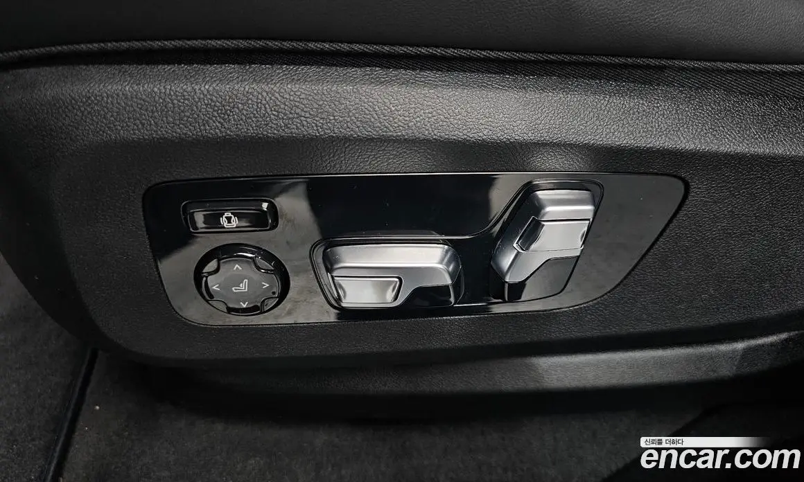 BMW XM 2024 4.4 автомат (гидро), фото 31