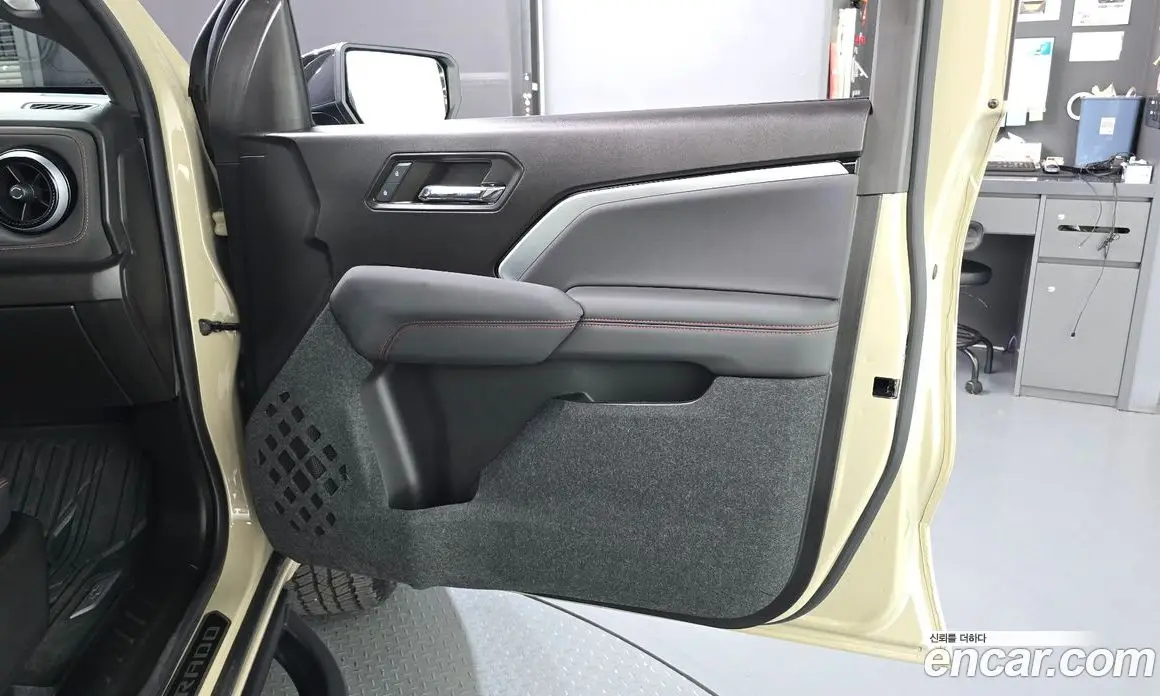 Chevrolet Colorado 2024 2.7 автомат (гидро), фото 15