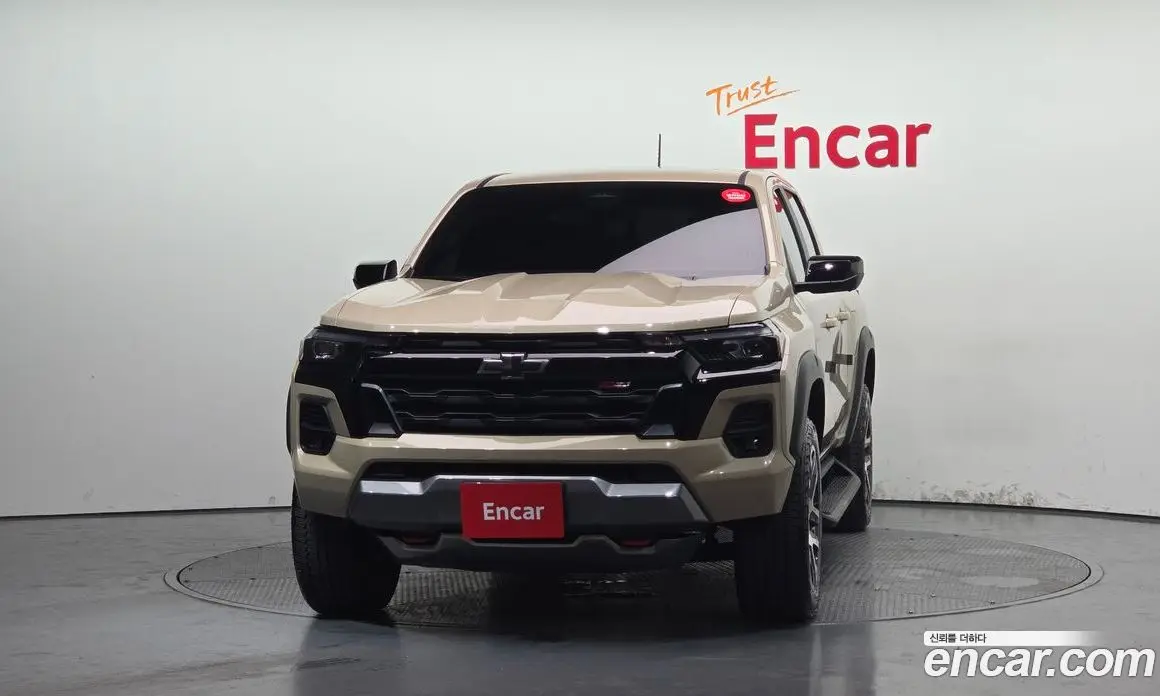 Chevrolet Colorado 2024 2.7 автомат (гидро), фото 3