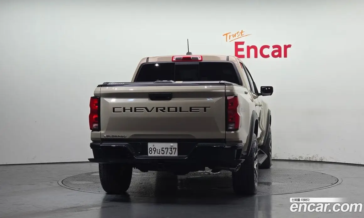 Chevrolet Colorado 2024 2.7 автомат (гидро), фото 4