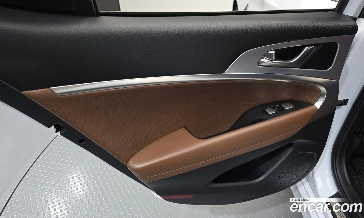 Genesis G70 2018 2.0 автомат (гидро), фото 15 Genesis G70 2018 2.0 автомат (гидро), фото 15
