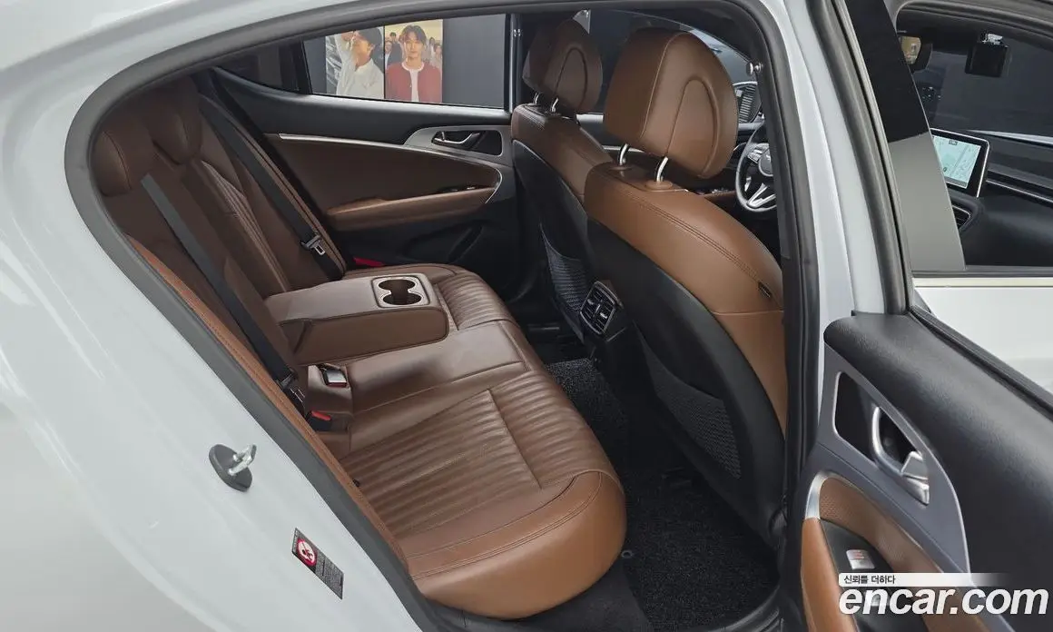 Genesis G70 2018 2.0 автомат (гидро), фото 17 Genesis G70 2018 2.0 автомат (гидро), фото 17