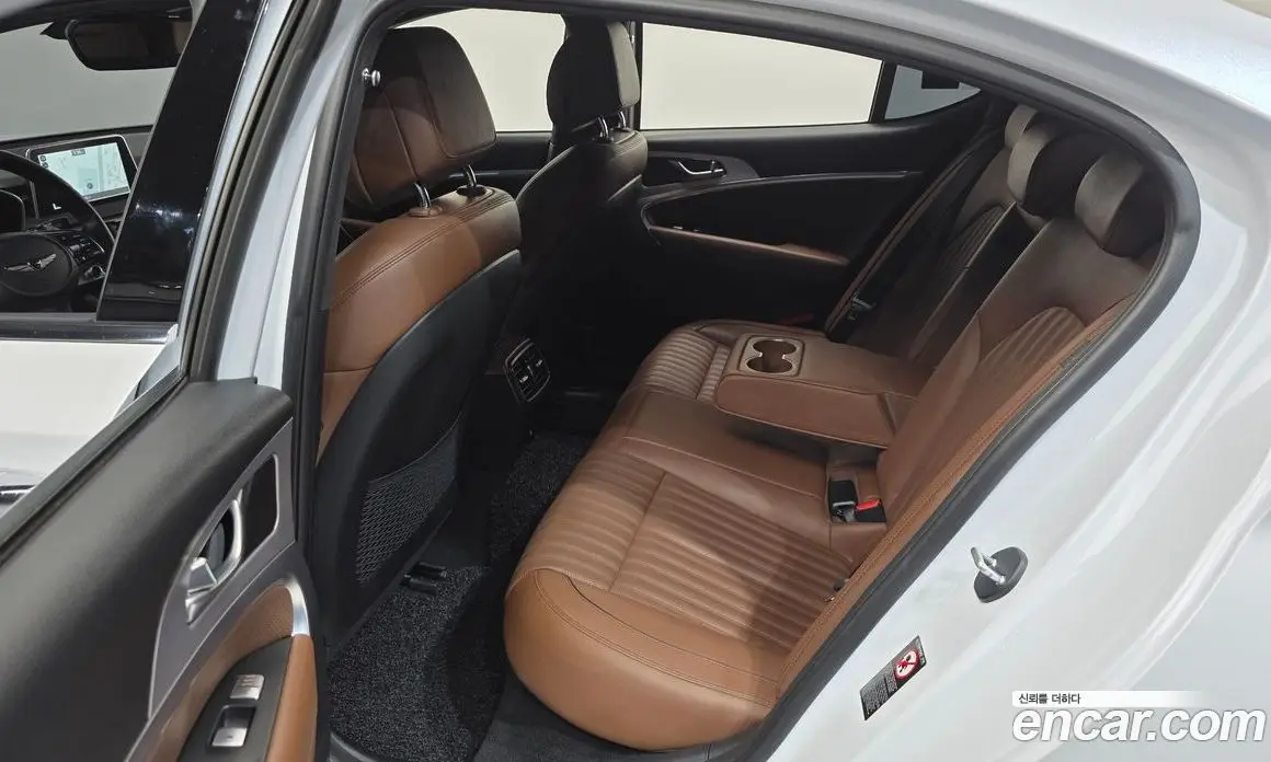 Genesis G70 2018 2.0 автомат (гидро), фото 18 Genesis G70 2018 2.0 автомат (гидро), фото 18