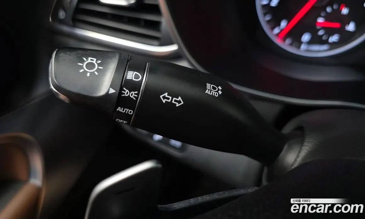 Genesis G70 2018 2.0 автомат (гидро), фото 27 Genesis G70 2018 2.0 автомат (гидро), фото 27