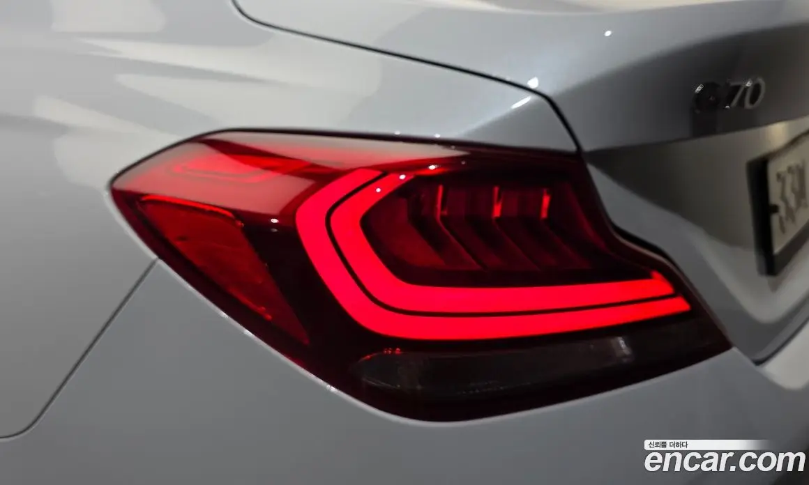 Genesis G70 2018 2.0 автомат (гидро), фото 9 Genesis G70 2018 2.0 автомат (гидро), фото 9