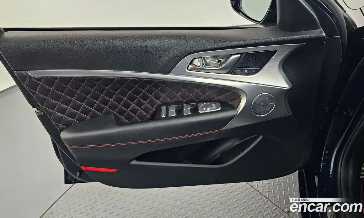 Genesis G70 2018 3.3 автомат (гидро), фото 14 Genesis G70 2018 3.3 автомат (гидро), фото 14