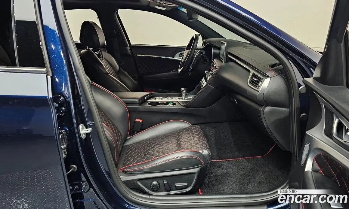Genesis G70 2018 3.3 автомат (гидро), фото 16 Genesis G70 2018 3.3 автомат (гидро), фото 16