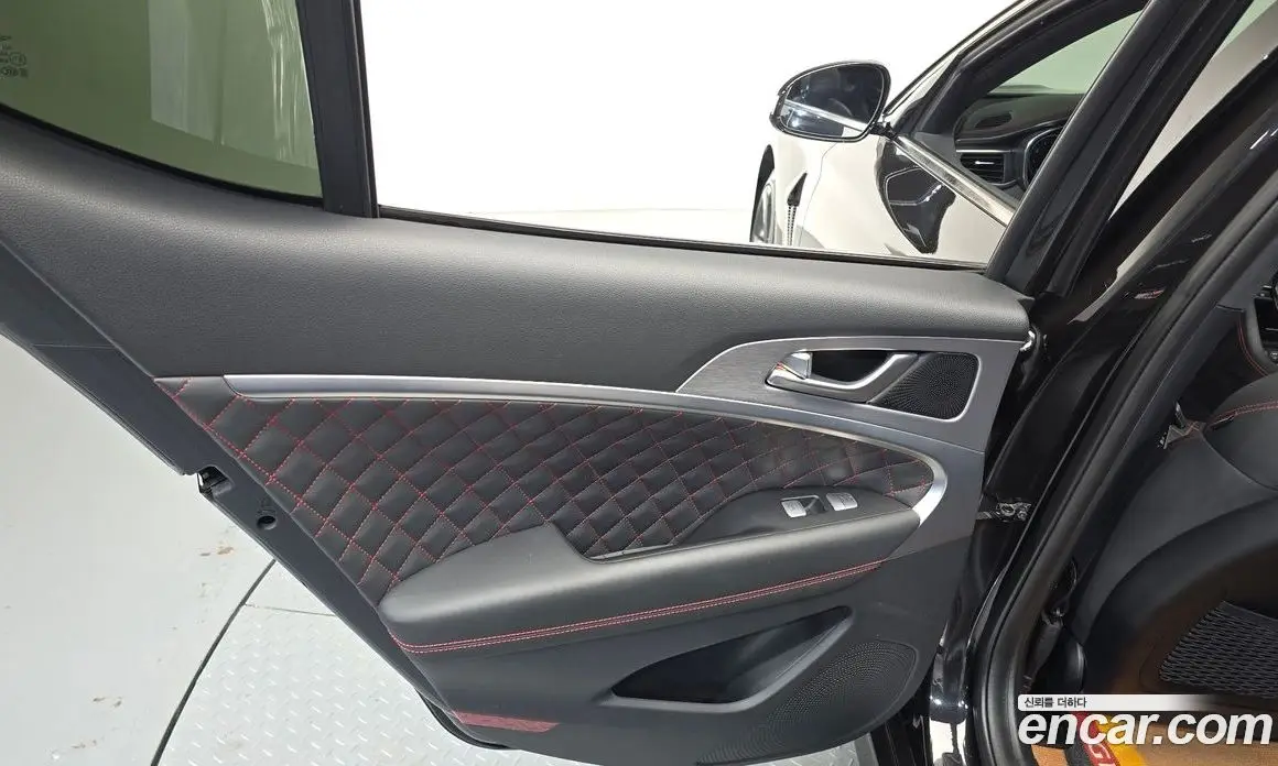 Genesis G70 2019 3.3 автомат (гидро), фото 15 Genesis G70 2019 3.3 автомат (гидро), фото 15