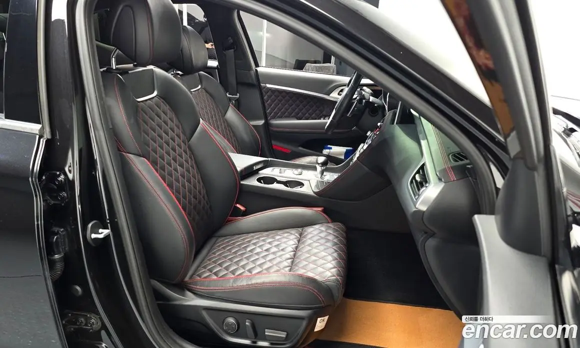 Genesis G70 2019 3.3 автомат (гидро), фото 16 Genesis G70 2019 3.3 автомат (гидро), фото 16