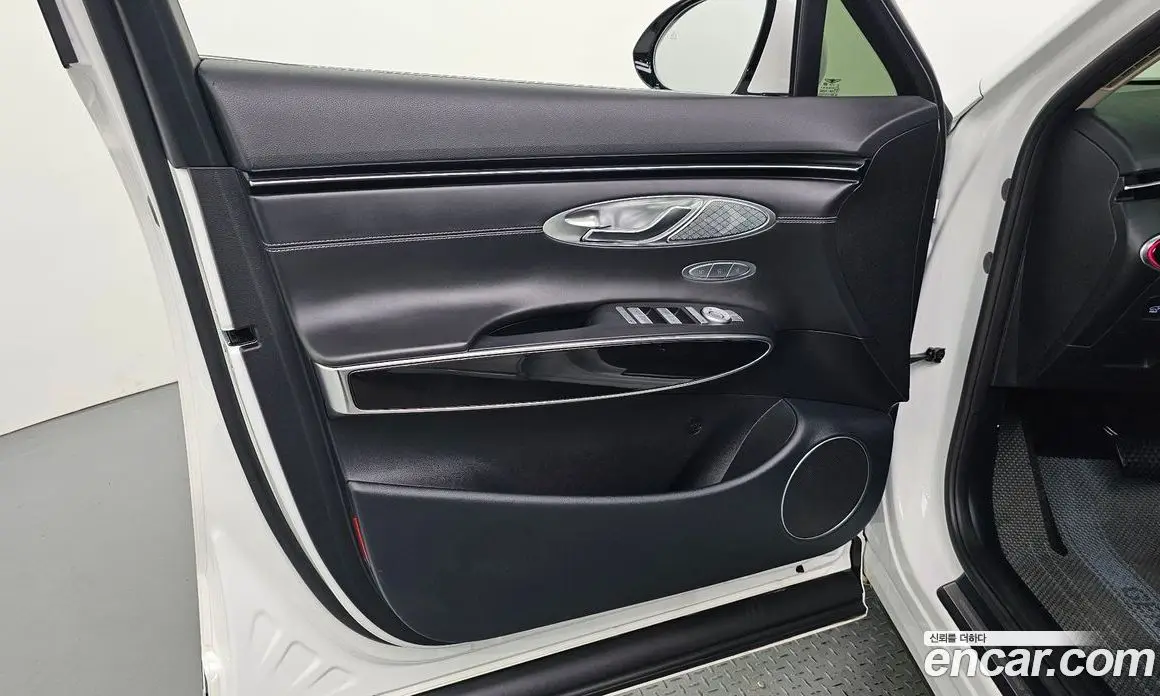 Genesis GV70 2022 2.5 автомат (гидро), фото 14 Genesis GV70 2022 2.5 автомат (гидро), фото 14