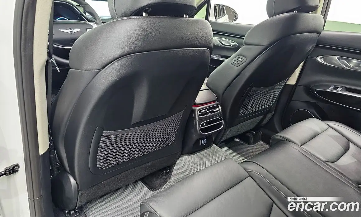 Genesis GV70 2022 2.5 автомат (гидро), фото 28 Genesis GV70 2022 2.5 автомат (гидро), фото 28