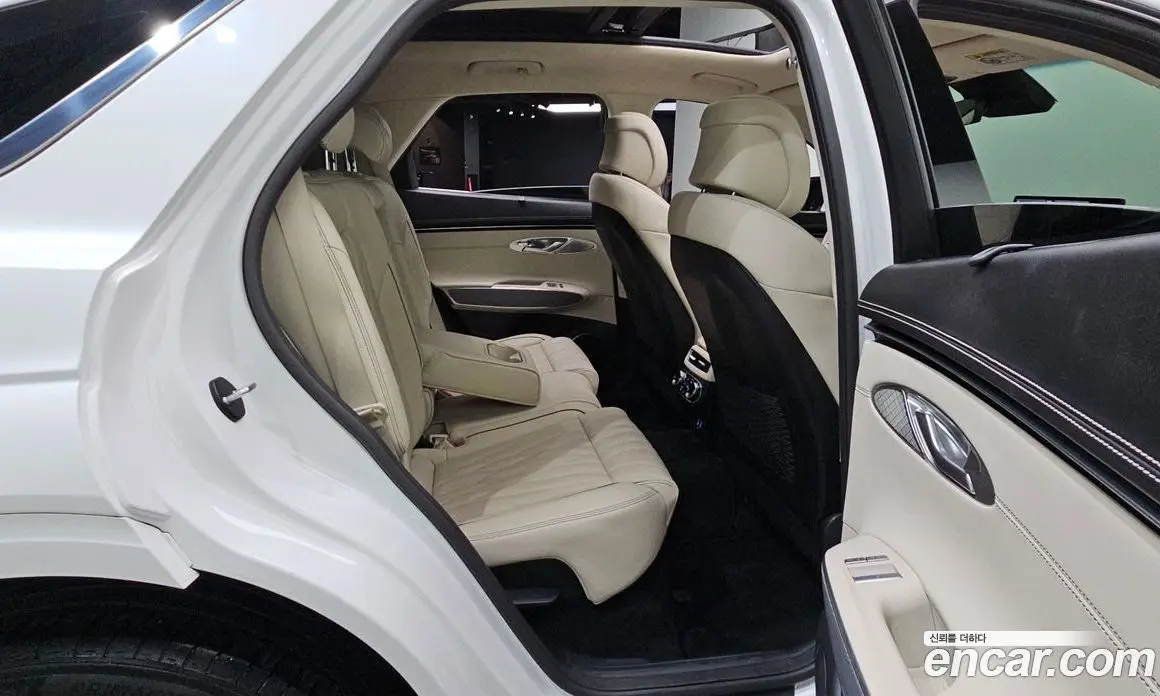 Genesis GV70 2022 2.5 автомат (гидро), фото 16 Genesis GV70 2022 2.5 автомат (гидро), фото 16