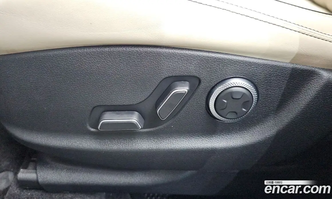 Genesis GV70 2022 2.5 автомат (гидро), фото 35 Genesis GV70 2022 2.5 автомат (гидро), фото 35