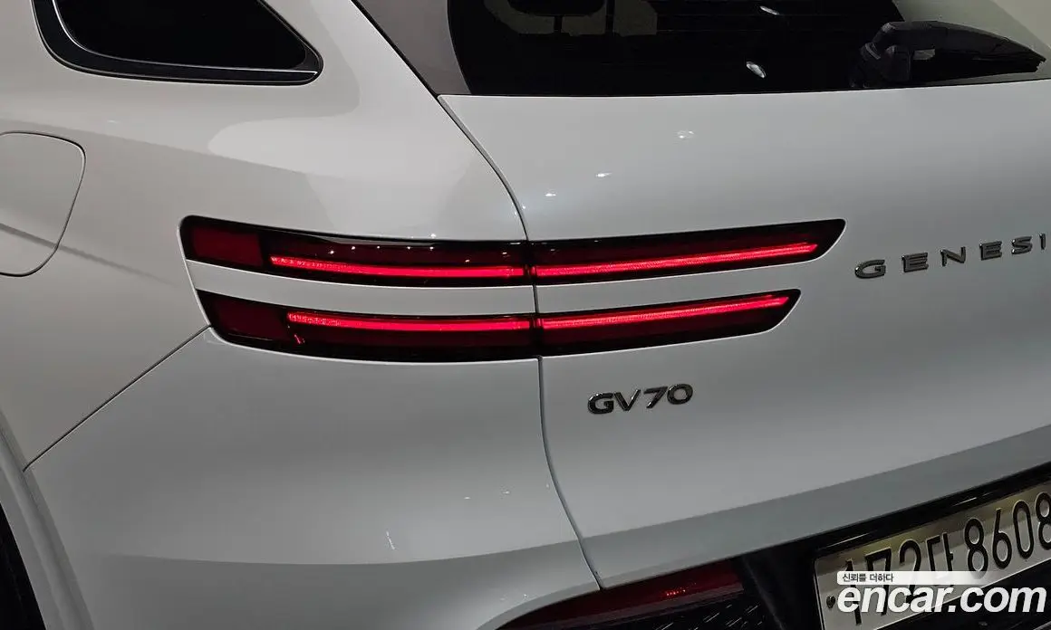 Genesis GV70 2022 2.5 автомат (гидро), фото 9 Genesis GV70 2022 2.5 автомат (гидро), фото 9