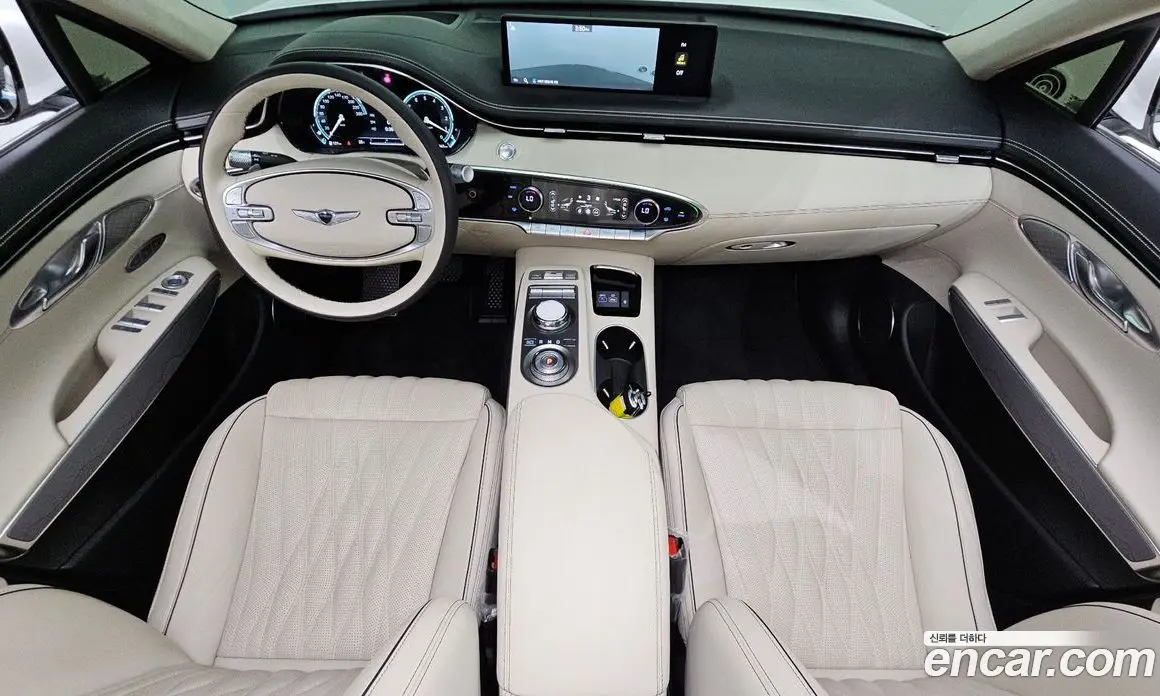 Genesis GV70 2022 2.5 автомат (гидро), фото 10 Genesis GV70 2022 2.5 автомат (гидро), фото 10