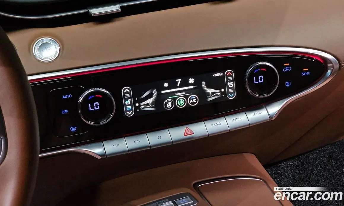 Genesis GV70 2022 2.5 автомат (гидро), фото 17 Genesis GV70 2022 2.5 автомат (гидро), фото 17