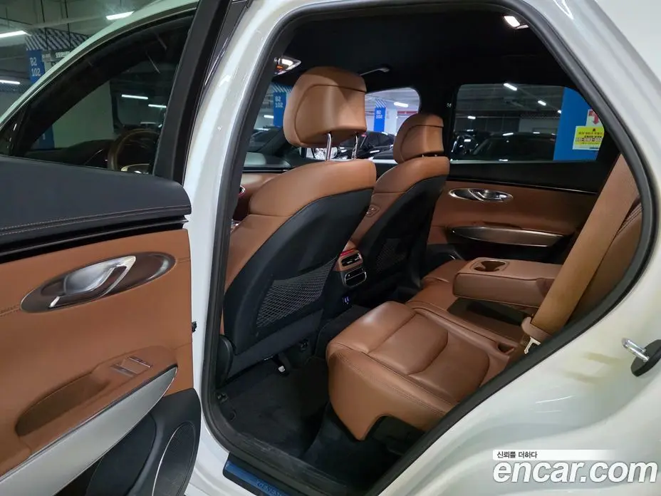 Genesis GV70 2022 2.5 автомат (гидро), фото 17 Genesis GV70 2022 2.5 автомат (гидро), фото 17