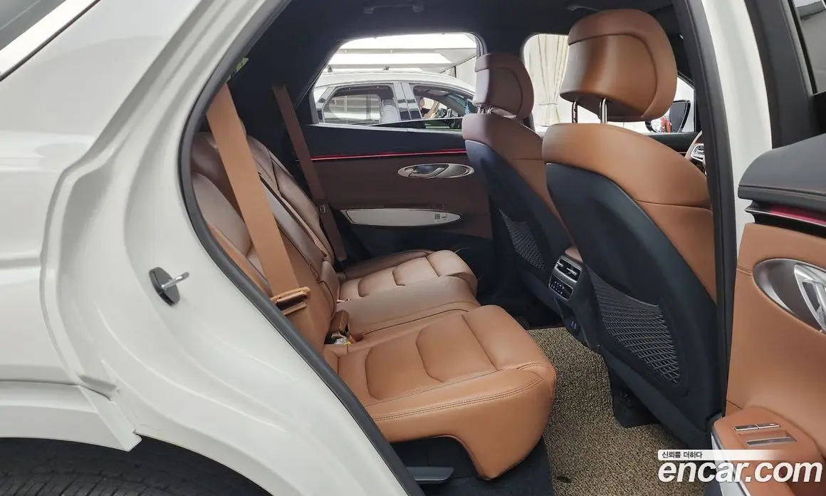 Genesis GV70 2024 2.5 автомат (гидро), фото 18