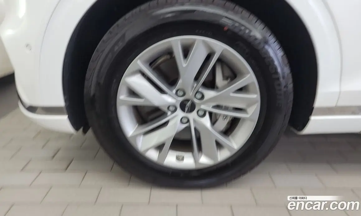 Genesis GV70 2024 2.5 автомат (гидро), фото 5