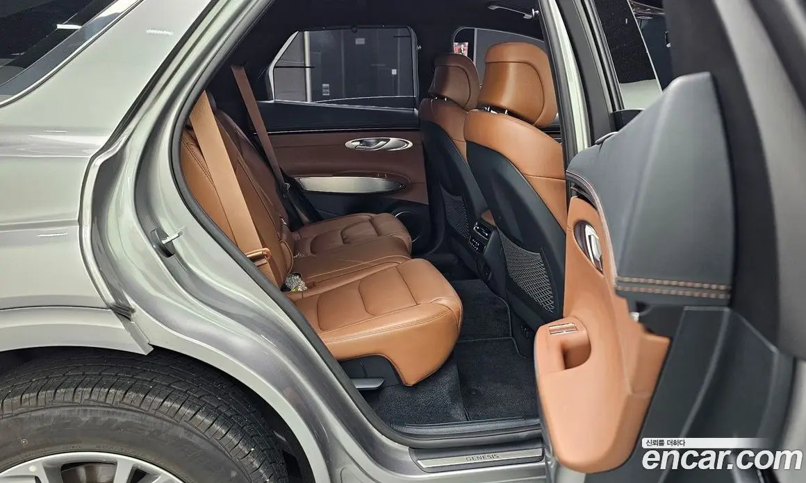 Genesis GV70 2024 2.5 автомат (гидро), фото 17 Genesis GV70 2024 2.5 автомат (гидро), фото 17
