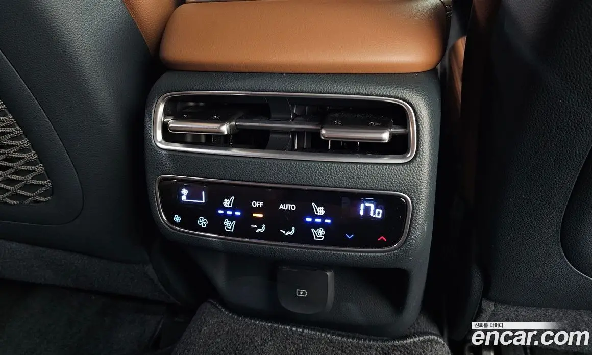 Genesis GV70 2024 2.5 автомат (гидро), фото 24 Genesis GV70 2024 2.5 автомат (гидро), фото 24