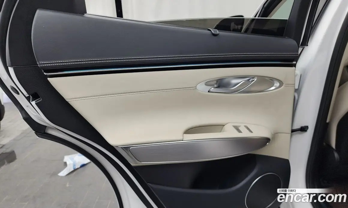 Genesis GV70 2024 2.5 автомат (гидро), фото 15 Genesis GV70 2024 2.5 автомат (гидро), фото 15