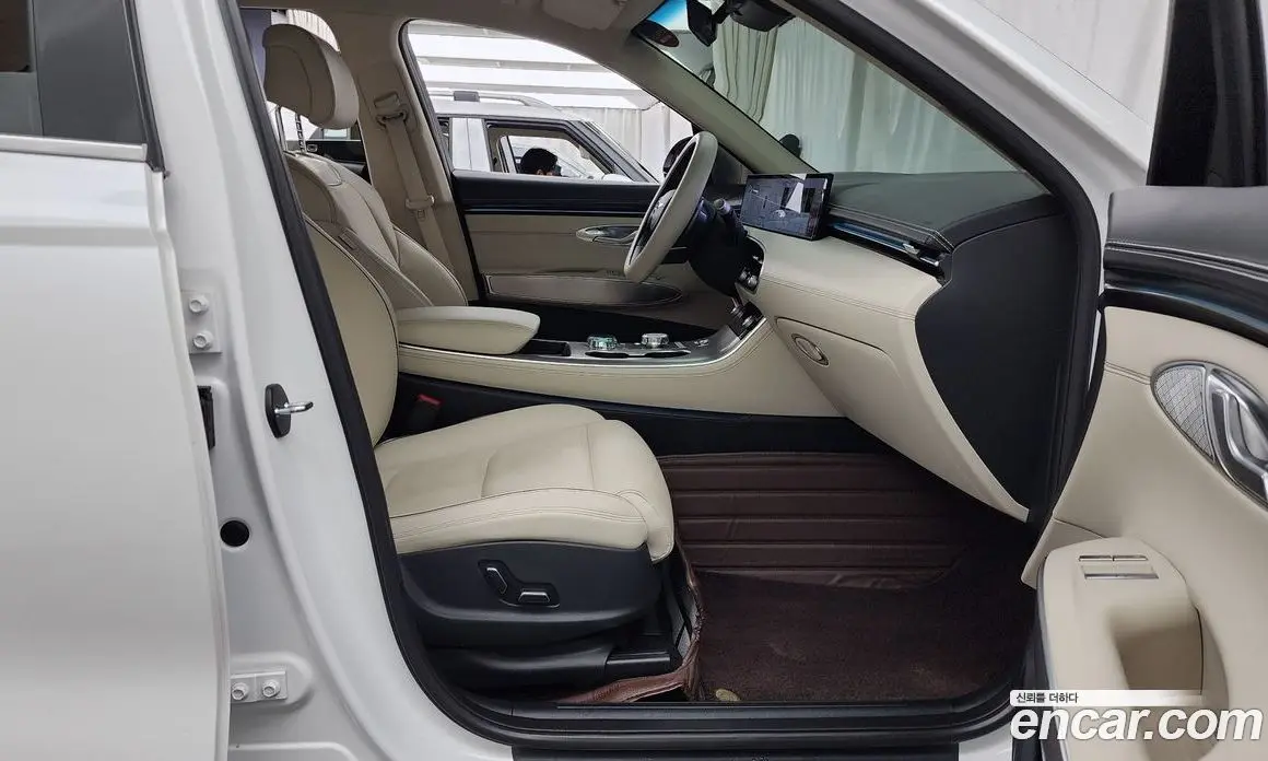 Genesis GV70 2024 2.5 автомат (гидро), фото 17 Genesis GV70 2024 2.5 автомат (гидро), фото 17