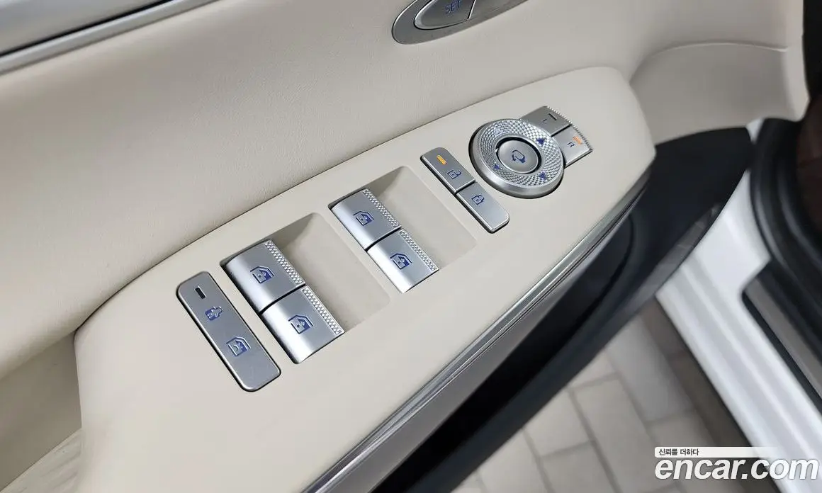 Genesis GV70 2024 2.5 автомат (гидро), фото 27 Genesis GV70 2024 2.5 автомат (гидро), фото 27