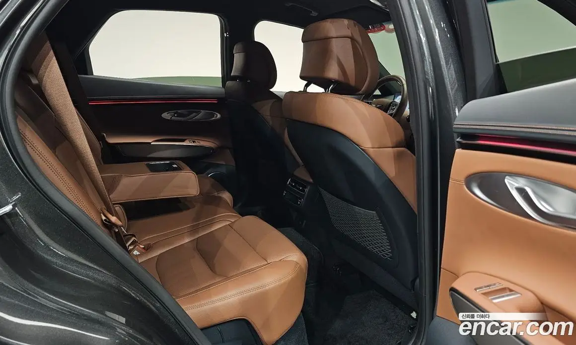 Genesis GV70 2026 2.5 автомат (гидро), фото 16 Genesis GV70 2026 2.5 автомат (гидро), фото 16