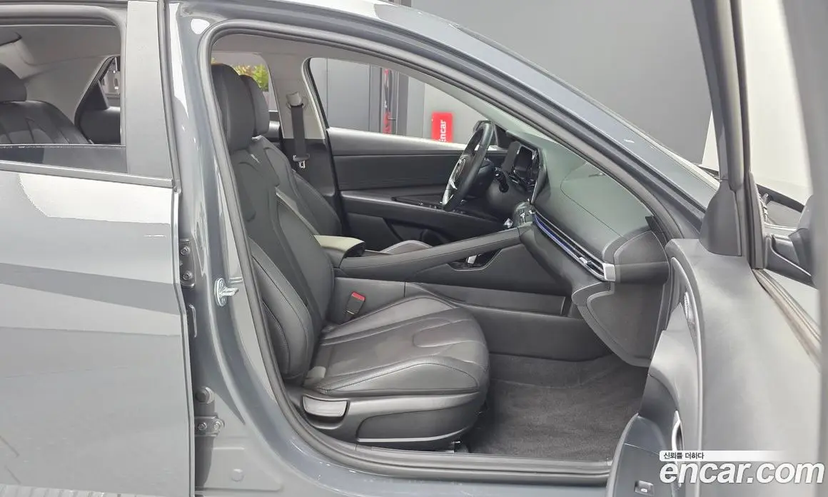 Hyundai Avante 2024 1.6 автомат (гидро), фото 11
