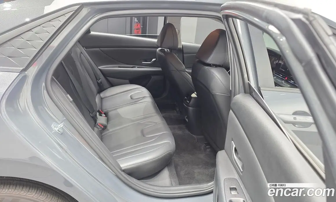 Hyundai Avante 2024 1.6 автомат (гидро), фото 12