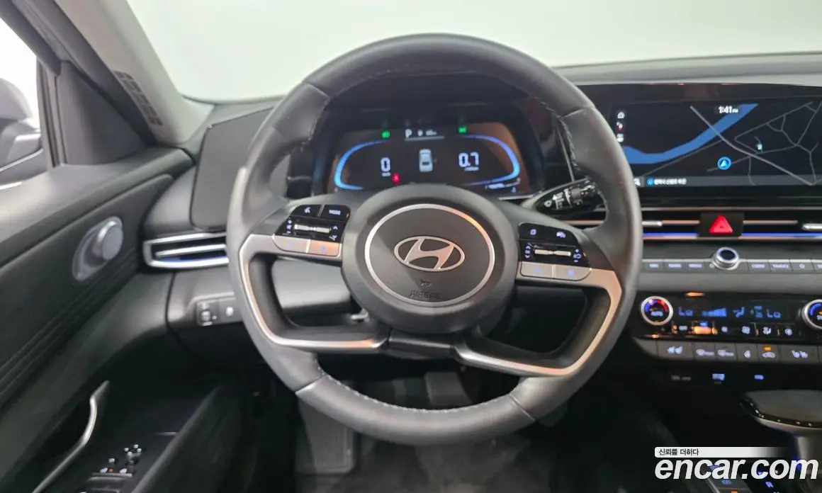 Hyundai Avante 2024 1.6 автомат (гидро), фото 13