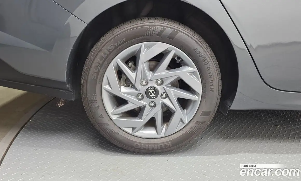 Hyundai Avante 2024 1.6 автомат (гидро), фото 5