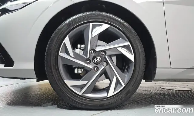 Hyundai Avante 2026 1.6 автомат (гидро), миниатюра 4