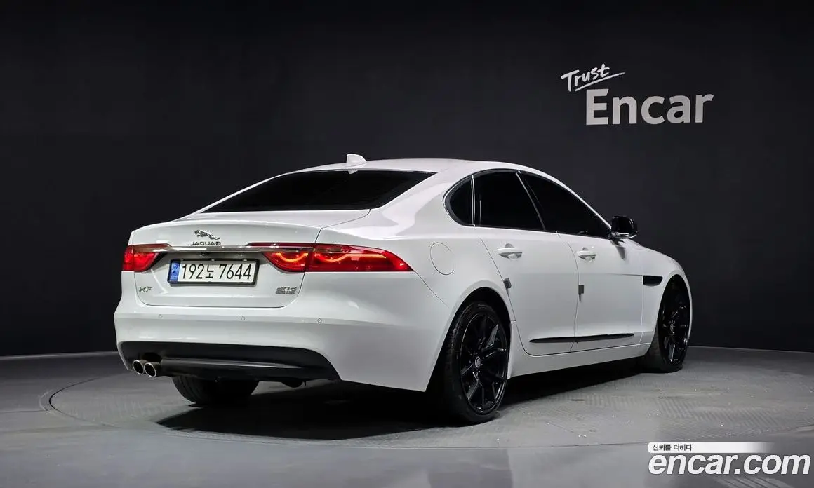 Jaguar XF 2016 2.0 автомат (гидро), фото 2 Jaguar XF 2016 2.0 автомат (гидро), фото 2