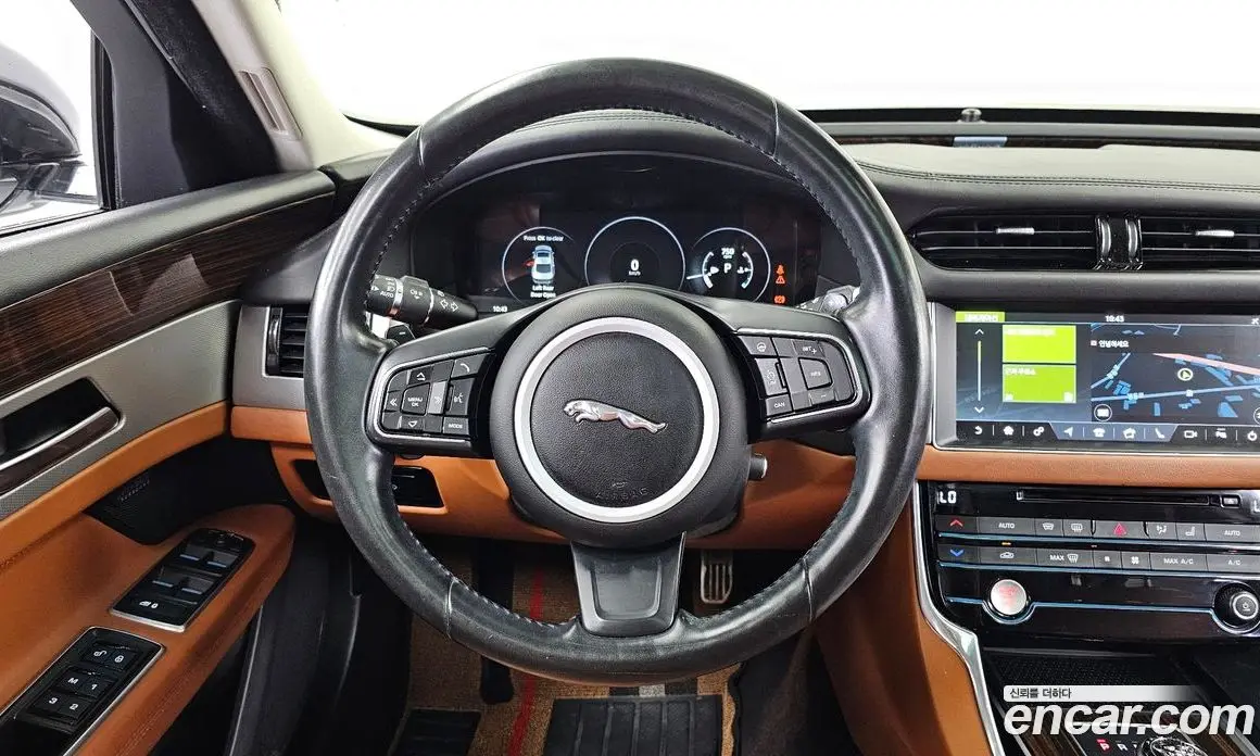 Jaguar XF 2016 2.0 автомат (гидро), фото 13 Jaguar XF 2016 2.0 автомат (гидро), фото 13