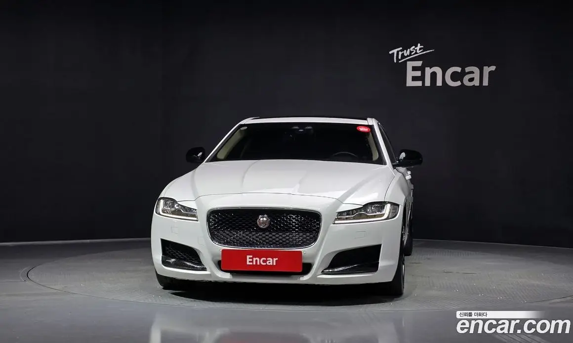 Jaguar XF 2016 2.0 автомат (гидро), фото 3 Jaguar XF 2016 2.0 автомат (гидро), фото 3
