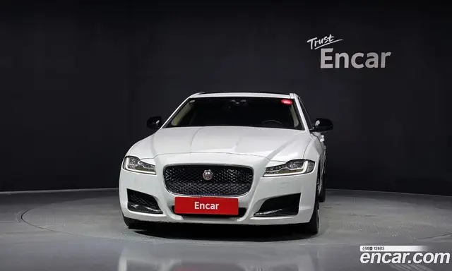 Jaguar XF 2016 2.0 автомат (гидро), миниатюра 3 Jaguar XF 2016 2.0 автомат (гидро), миниатюра 3
