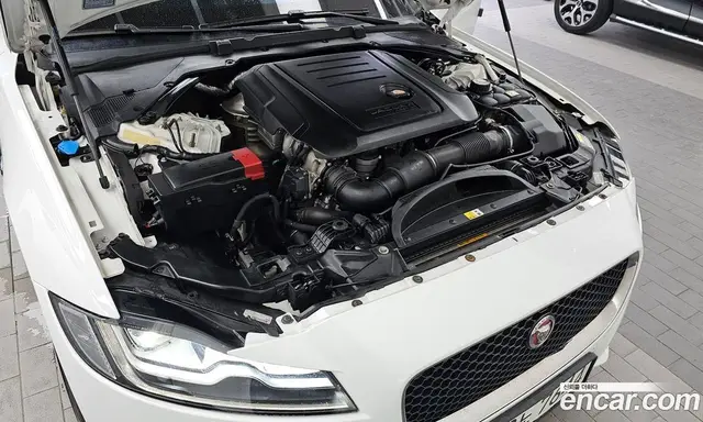 Jaguar XF 2016 2.0 автомат (гидро), миниатюра 6 Jaguar XF 2016 2.0 автомат (гидро), миниатюра 6