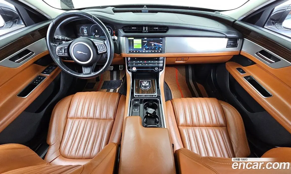 Jaguar XF 2016 2.0 автомат (гидро), фото 7 Jaguar XF 2016 2.0 автомат (гидро), фото 7