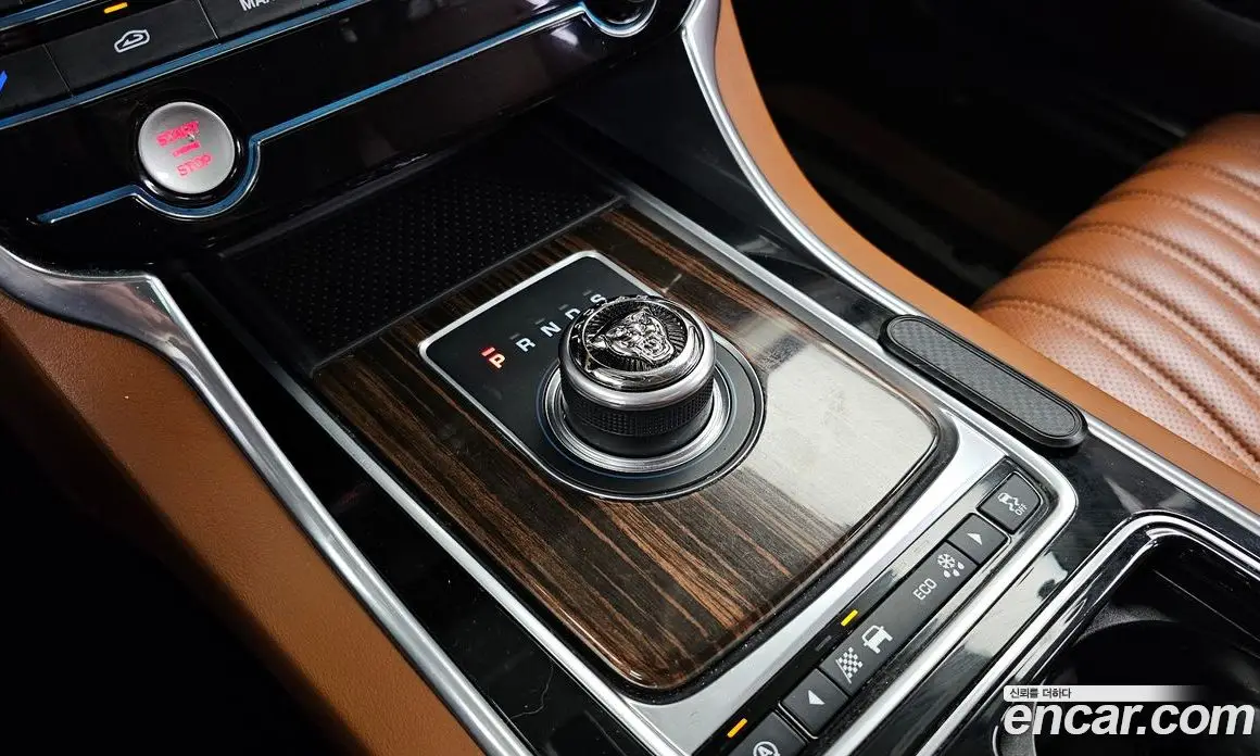 Jaguar XF 2016 2.0 автомат (гидро), фото 9 Jaguar XF 2016 2.0 автомат (гидро), фото 9